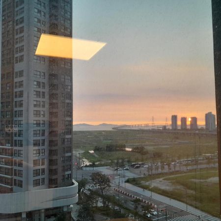 Songdo Halla Westernpark-Seaviewroom Hotel-바다전망 Инчон Экстерьер фото