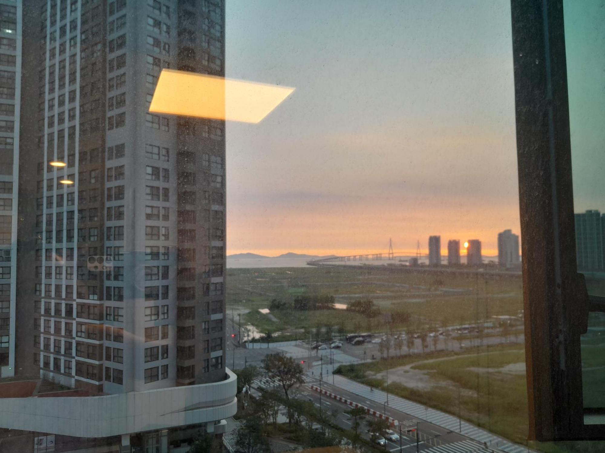 Songdo Halla Westernpark-Seaviewroom Hotel-바다전망 Инчон Экстерьер фото