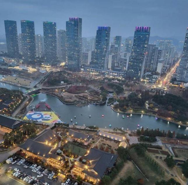 Songdo Halla Westernpark-Seaviewroom Hotel-바다전망 Инчон Экстерьер фото